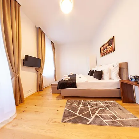 Gold Apartment
