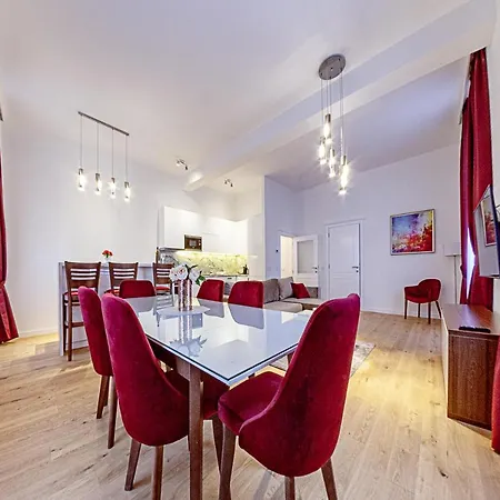 Apartment Gold