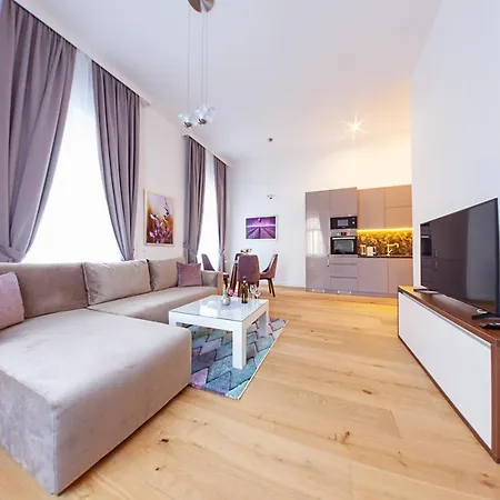 Apartment Gold