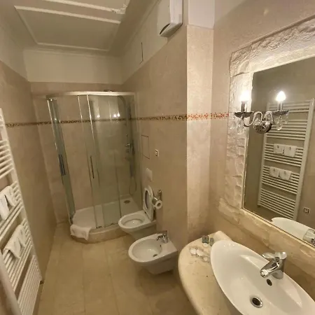 Gold Apartment